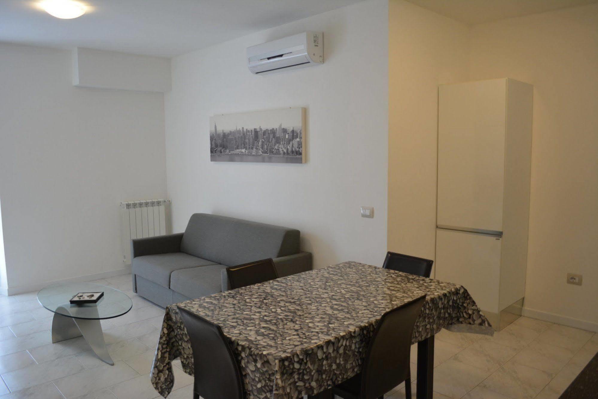 Casa Vacanza La Luna Sarzana Exterior foto