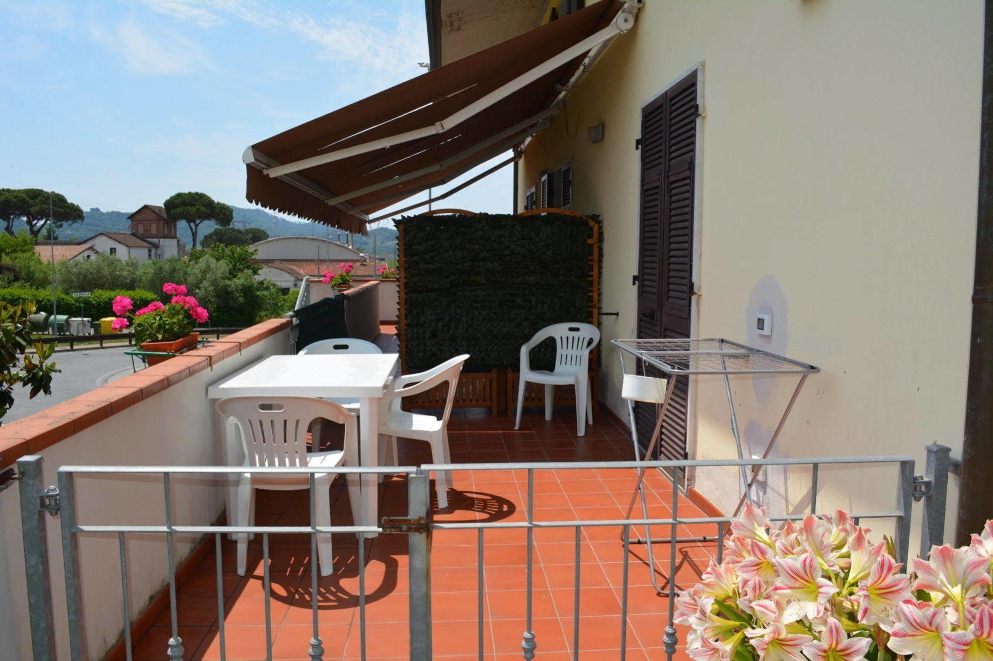 Casa Vacanza La Luna Sarzana Exterior foto