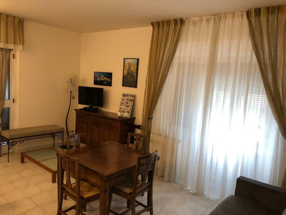 Casa Vacanza La Luna Sarzana Exterior foto