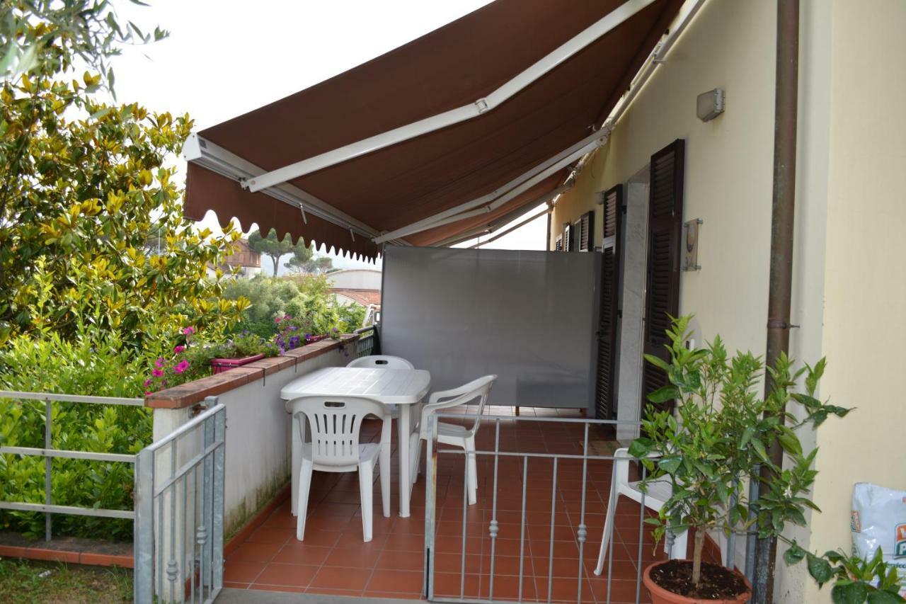Casa Vacanza La Luna Sarzana Exterior foto