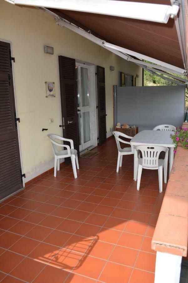 Casa Vacanza La Luna Sarzana Exterior foto